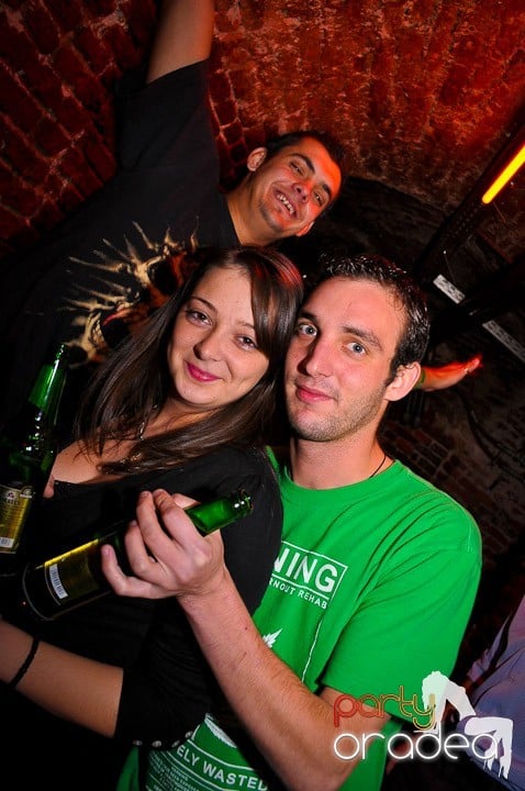 Petrecere în Club Escape, 