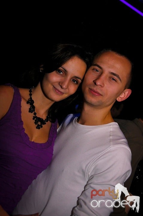 Petrecere în Club Escape, 