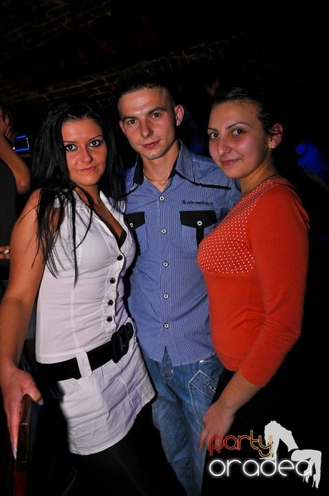 Petrecere în Club Escape, 