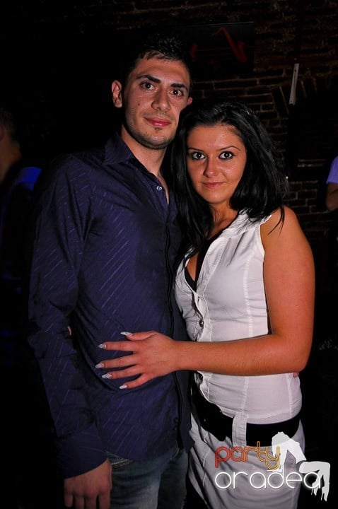 Petrecere în Club Escape, 