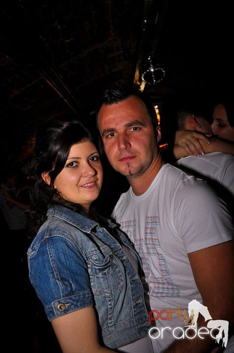 Petrecere în Club Escape, 