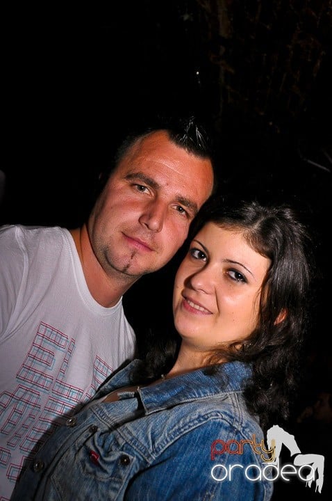 Petrecere în Club Escape, 