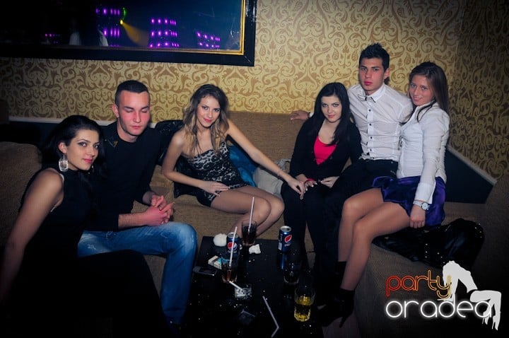 Petrecere în Club Life, 