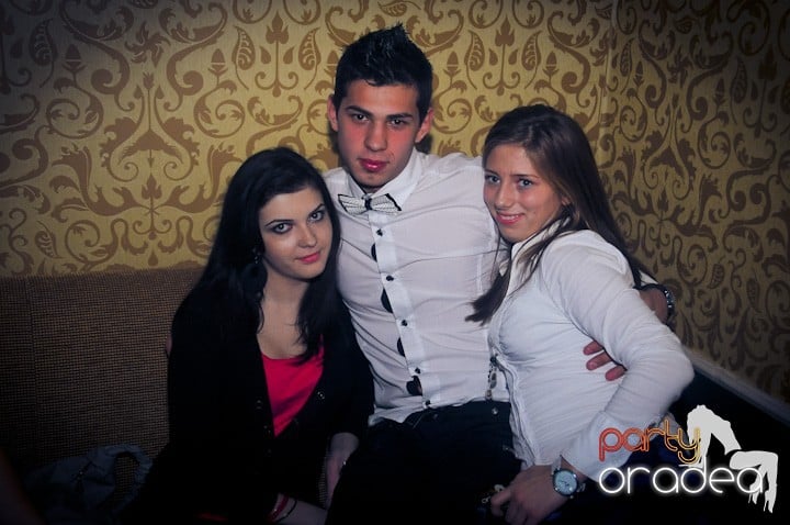 Petrecere în Club Life, 