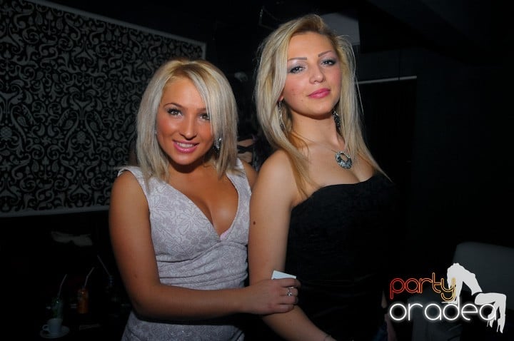 Petrecere în Club Life, 
