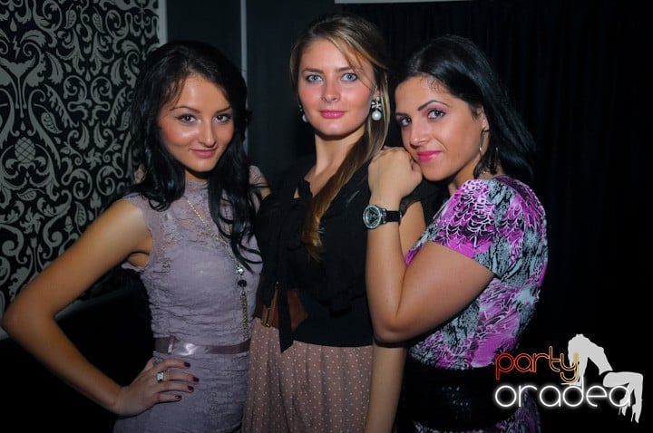 Petrecere în Club Life, 