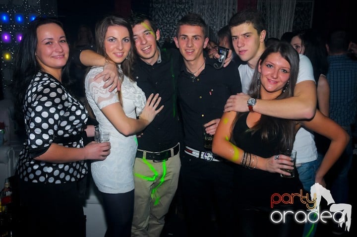 Petrecere în Club Life, 