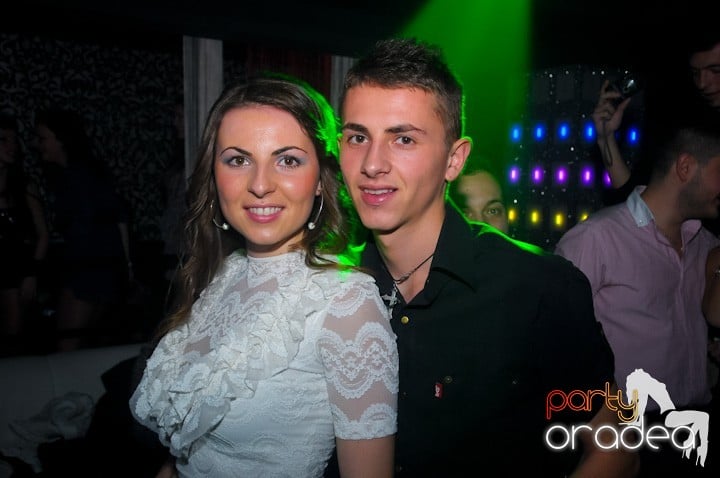 Petrecere în Club Life, 
