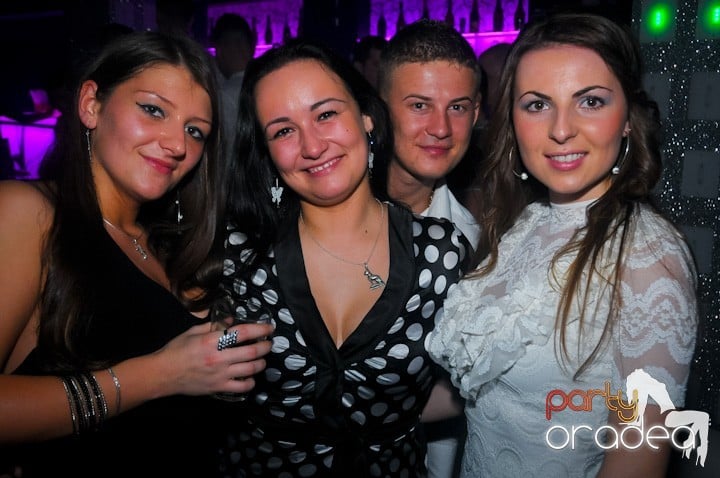 Petrecere în Club Life, 