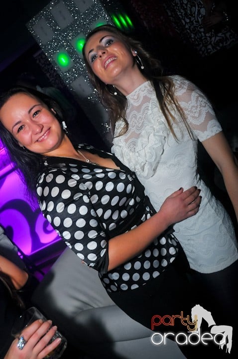 Petrecere în Club Life, 