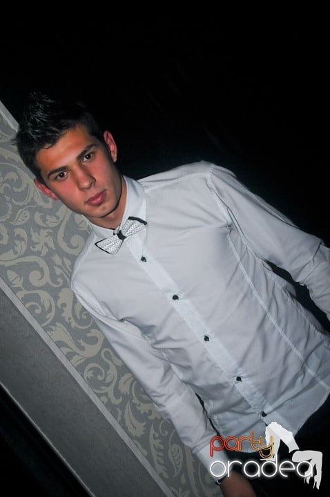 Petrecere în Club Life, 