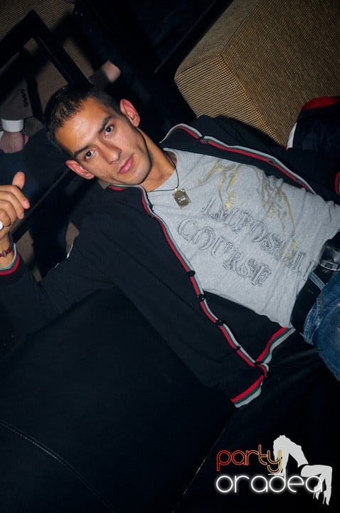 Petrecere în Club Life, 