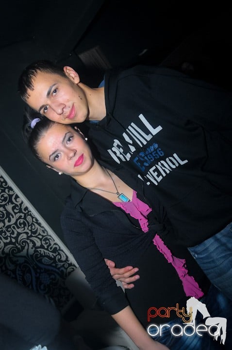 Petrecere în Club Life, 