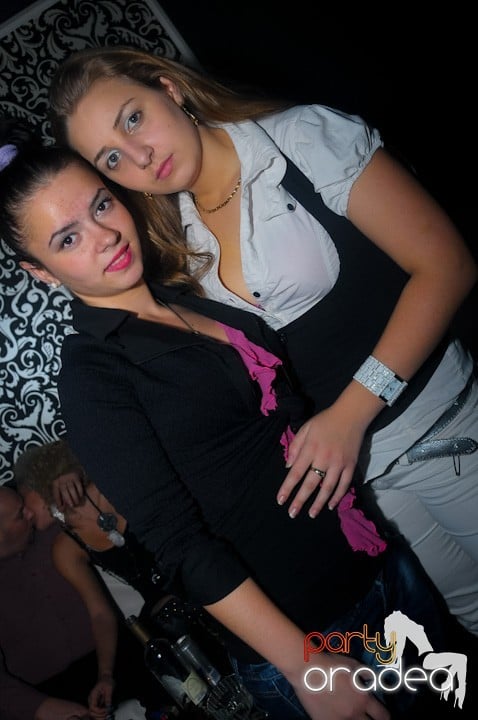 Petrecere în Club Life, 