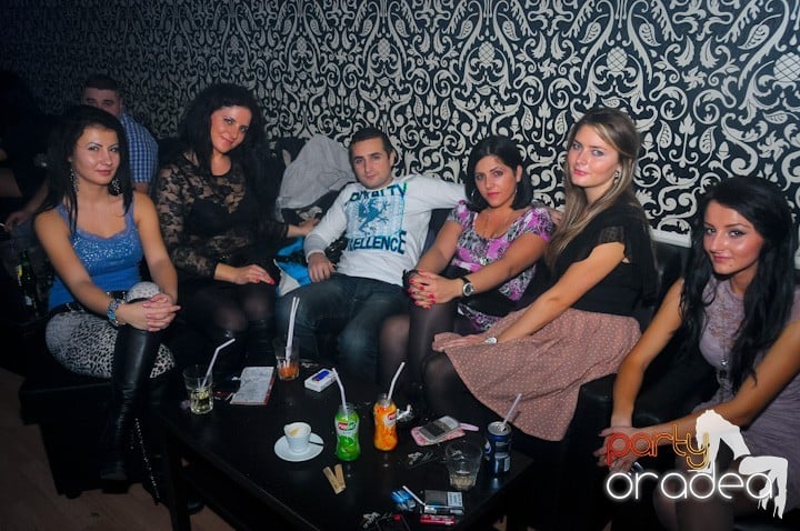 Petrecere în Club Life, 