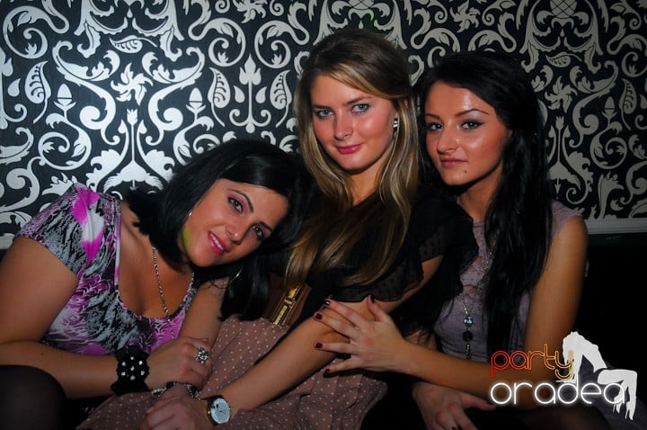 Petrecere în Club Life, 