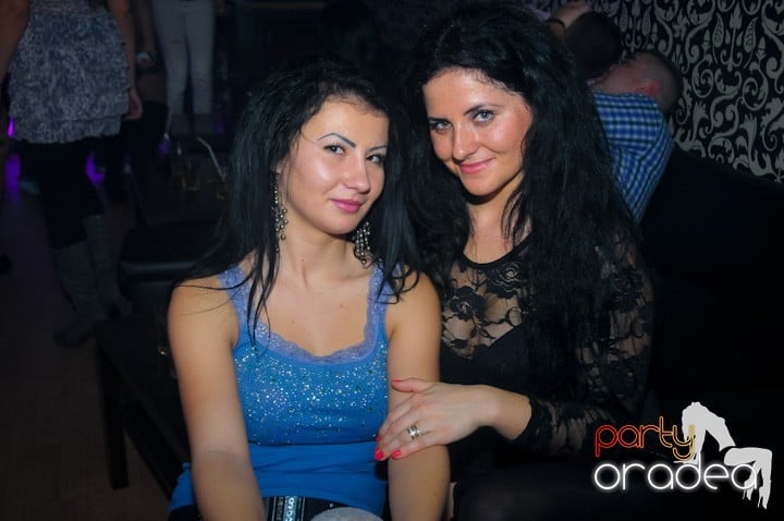 Petrecere în Club Life, 