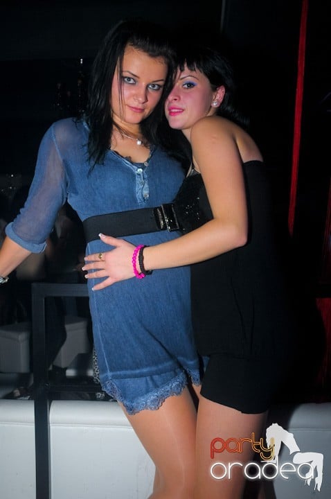 Petrecere în Club Life, 