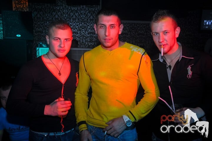 Petrecere în Club Life, 