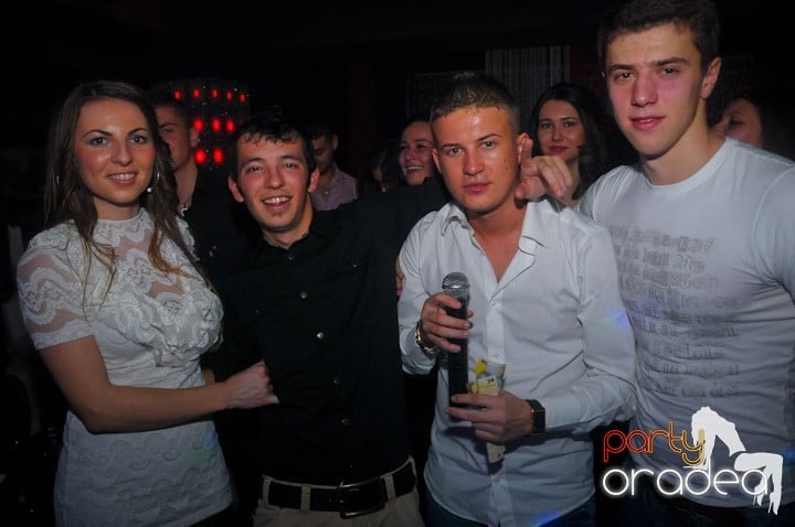 Petrecere în Club Life, 