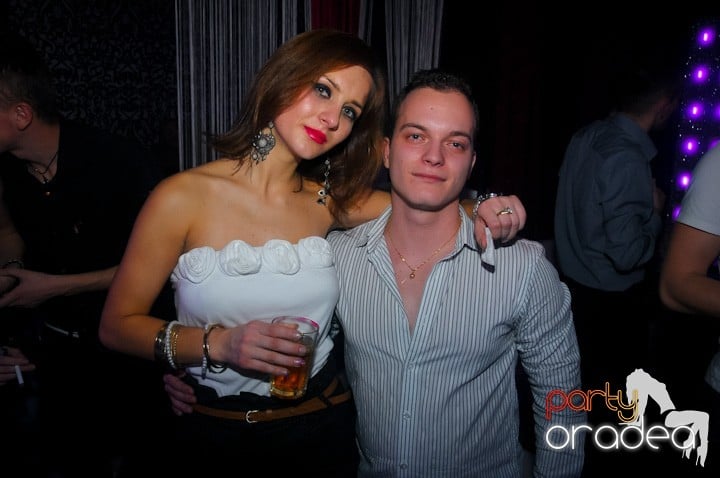 Petrecere în Club Life, 