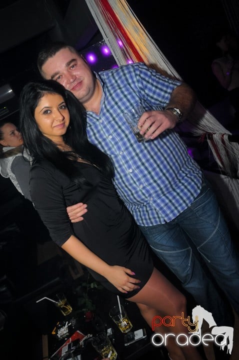 Petrecere în Club Life, 