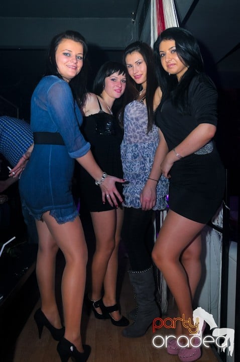 Petrecere în Club Life, 