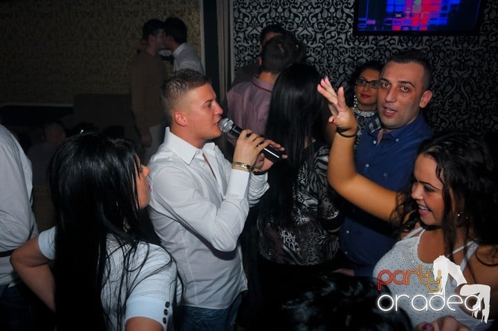 Petrecere în Club Life, 