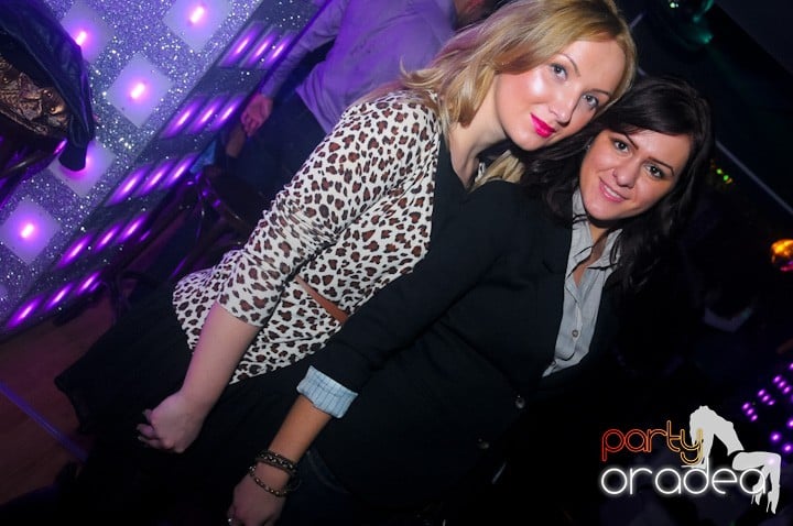 Petrecere în Club Life, 