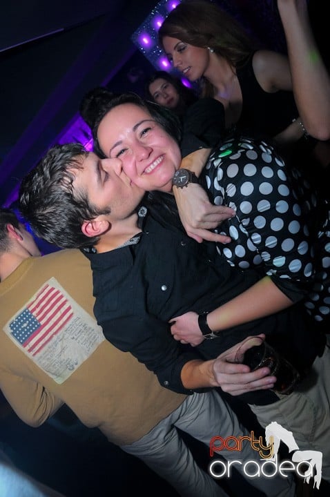Petrecere în Club Life, 