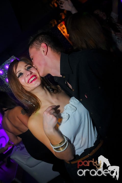 Petrecere în Club Life, 