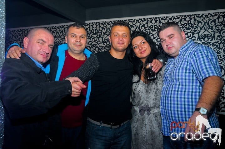 Petrecere în Club Life, 