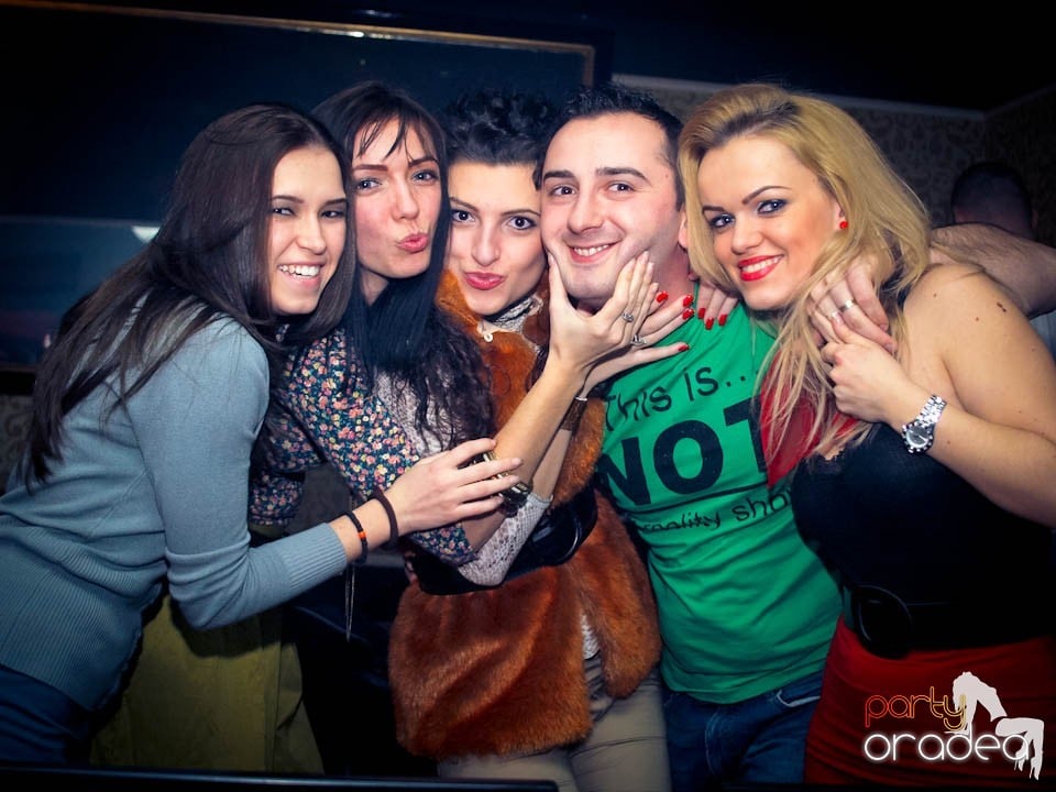 Petrecere în Club Life, 