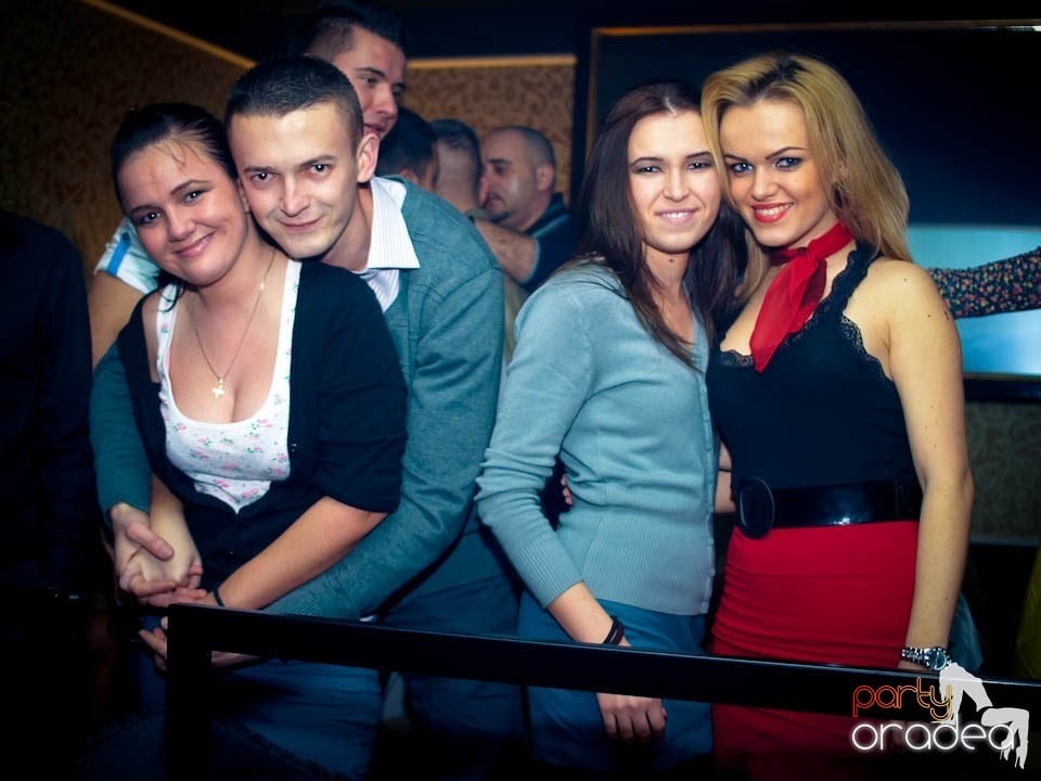 Petrecere în Club Life, 