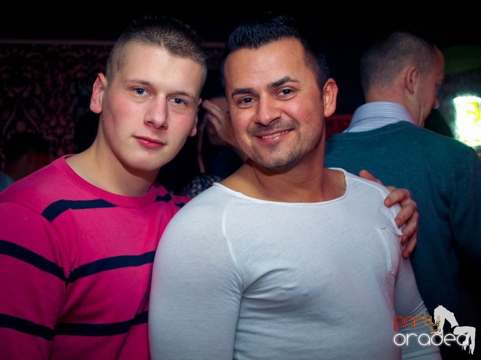 Petrecere în Club Life, 