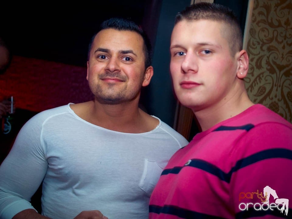 Petrecere în Club Life, 