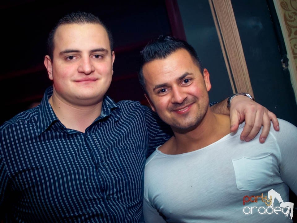 Petrecere în Club Life, 