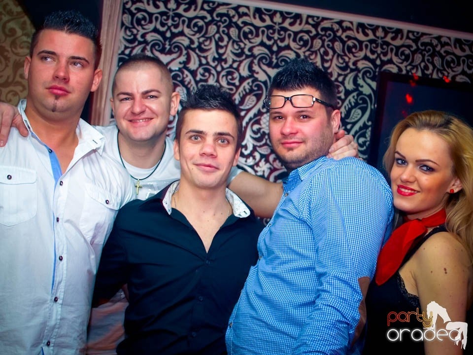 Petrecere în Club Life, 
