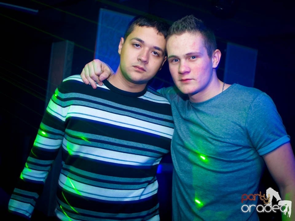 Petrecere în Club Life, 