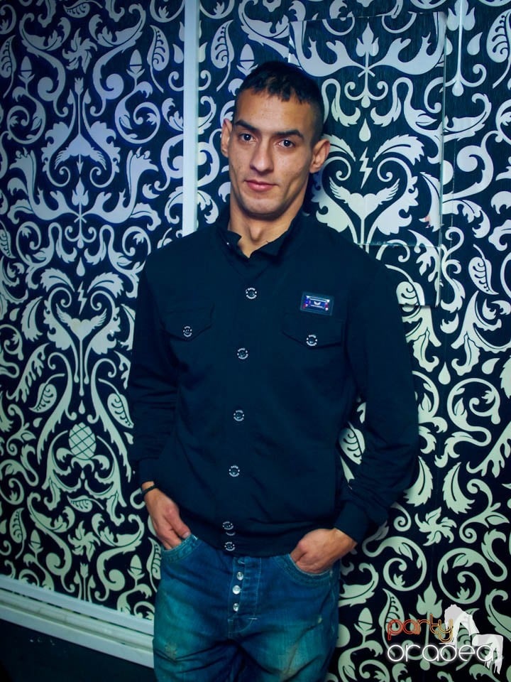 Petrecere în Club Life, 