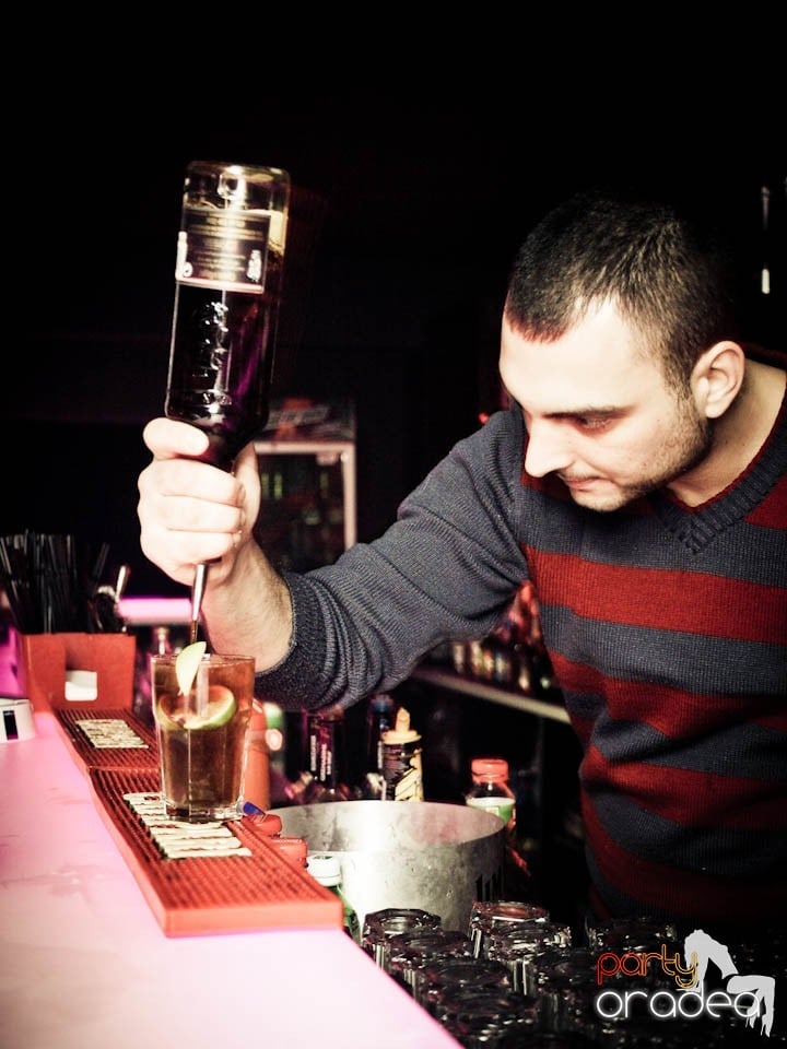 Petrecere în Club Life, 