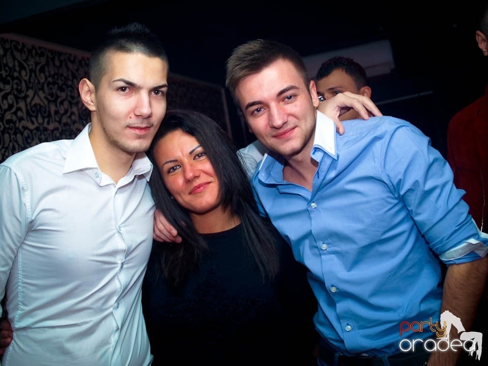 Petrecere în Club Life, 