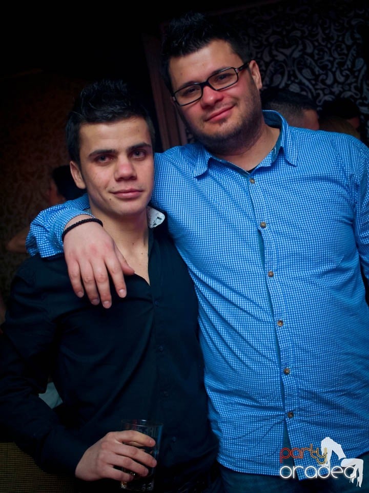 Petrecere în Club Life, 