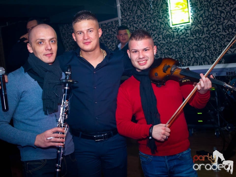 Petrecere în Club Life, 