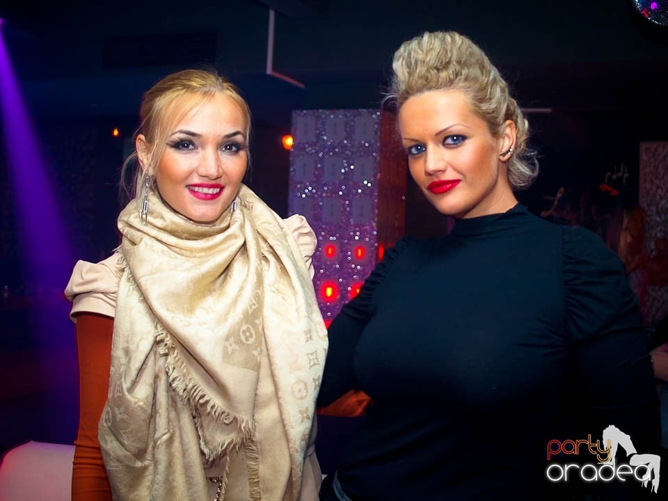 Petrecere în Club Life, 