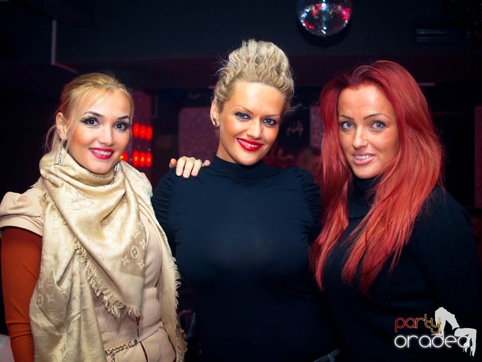 Petrecere în Club Life, 