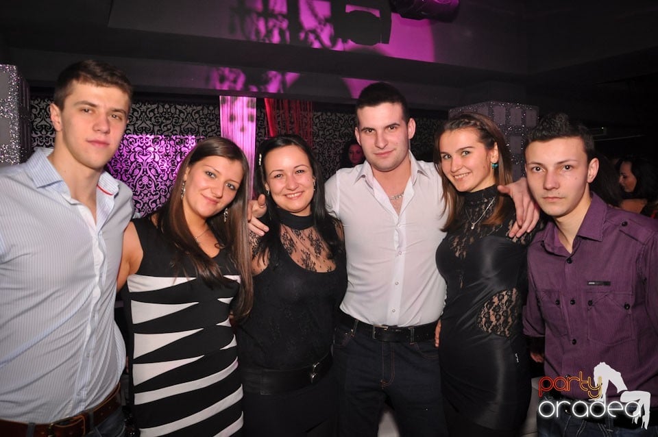 Petrecere în Club Life, 