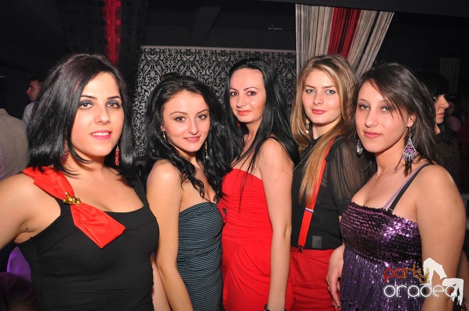 Petrecere în Club Life, 