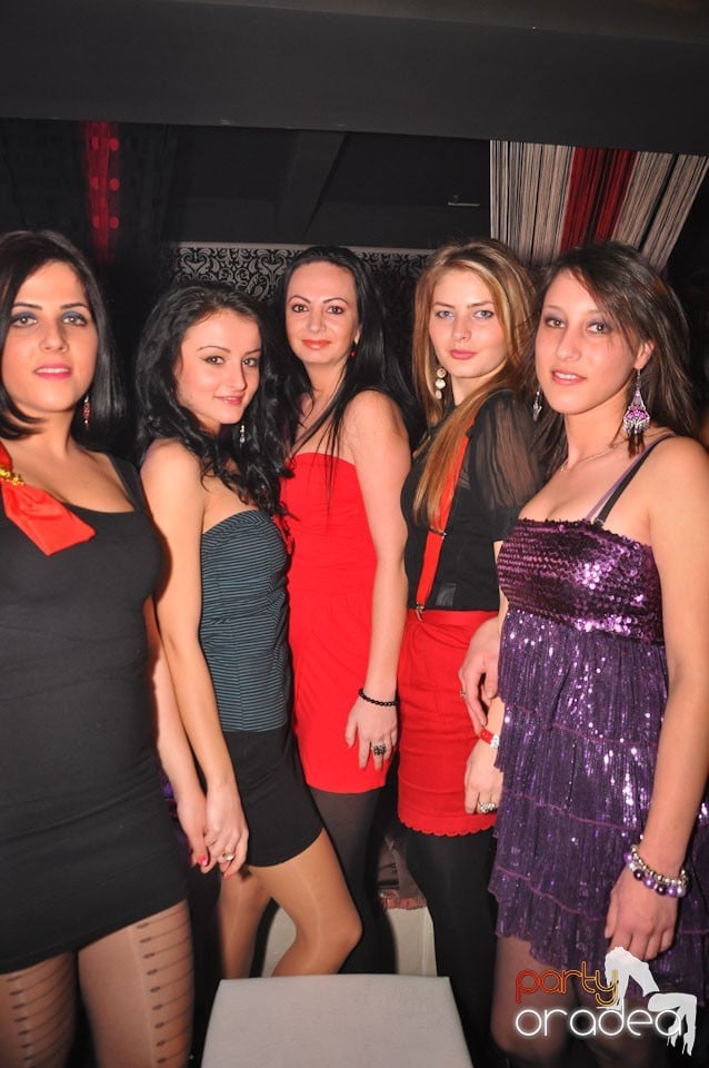 Petrecere în Club Life, 