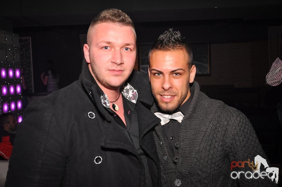 Petrecere în Club Life, 